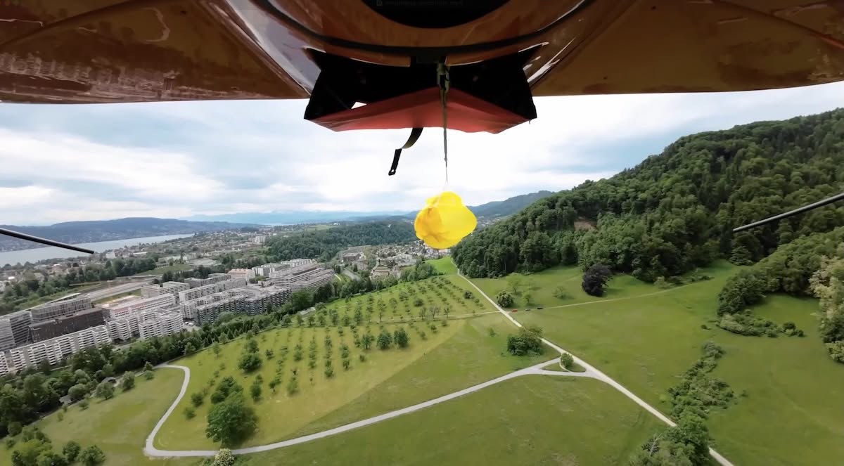 WingtraRAY parachute add-on
